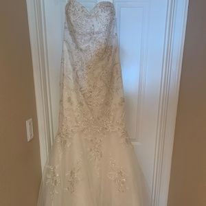 NWT  Jewel encrusted Wedding Gown and Veil